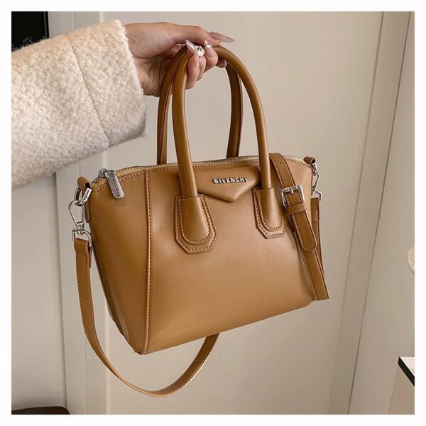 Givenchy - Image 4