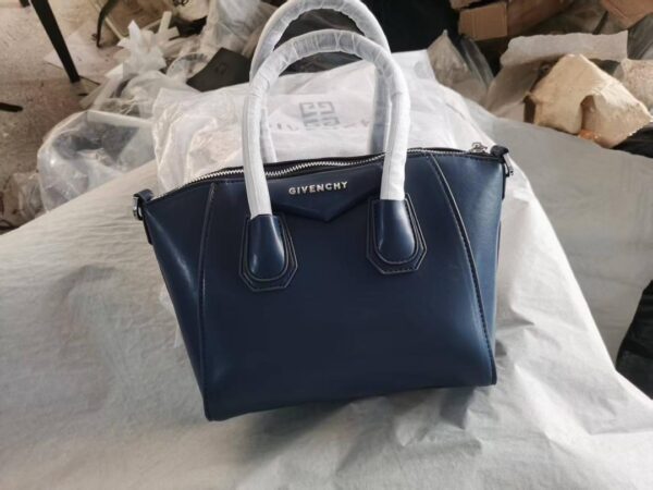 Givenchy - Image 3