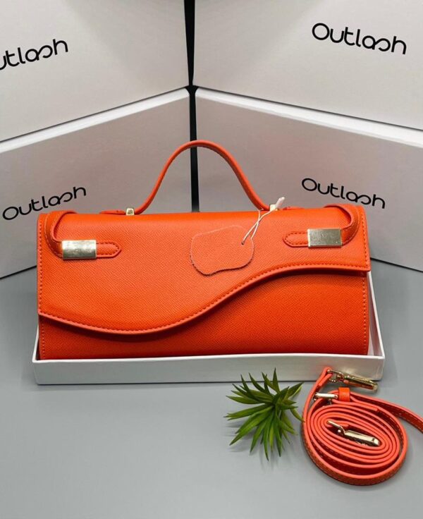 OUTLASH - Image 4